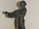 Galerie Die Bildhauerin 2018 Bronze 24x12x7cm.jpg anzeigen.