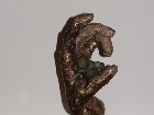 Galerie In der Hand II 2018 Bronze 27x14x10cm.jpg anzeigen.