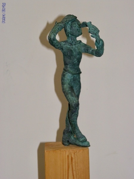 http://petra-ehrig.de/pixlie/cache/vs_Skulptur%202018_Die%20Schauspielerin%202018%20Bronze%2029x13x10cm.jpg
